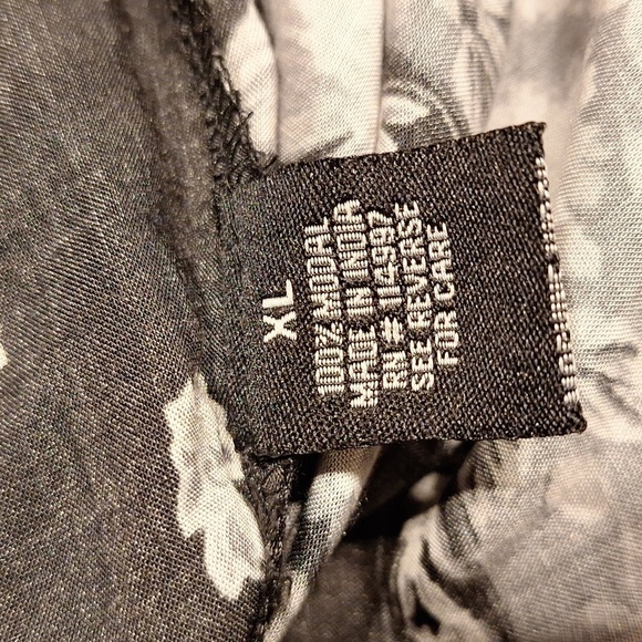 D womens Tolani Collection floral 3/4 sleeve regular size top XL - Picture 4 of 4